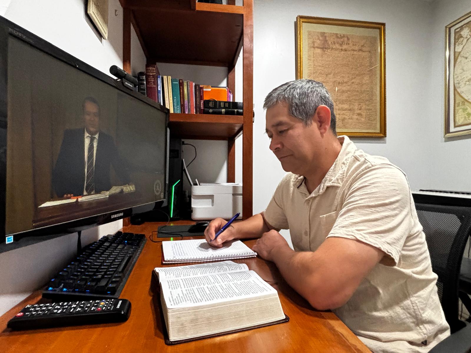 Jesús León, alumno de la modalidad en línea del Instituto Bíblico Bautista Monte Hebrón